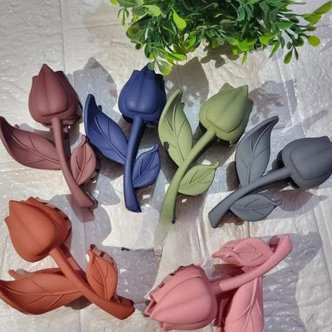 Rose Flower Hair Clips – Stylish Matte Finish Rose-Shaped Claw Clips for Women & Girls (Assorted Colors, Set of 6)